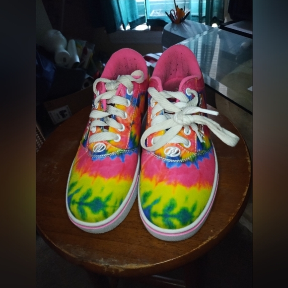 Heelys Pink & Yellow Tie Dye Sneakers Vibrant Design Size 5 - Picture 1 of 8